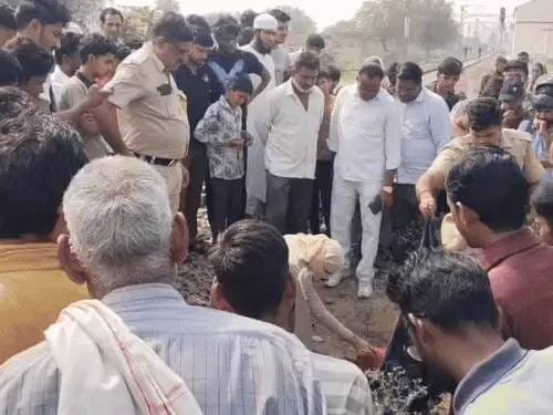 Tragic Rail Accident in Jhunjhunu: Elderly Woman Dies at Bakra Crossing — Suicide or Accident?