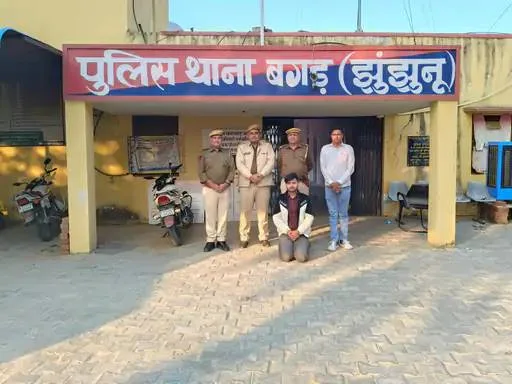 The accused who fled abroad returned under police pressure, and was arrested by the Bagad police station.