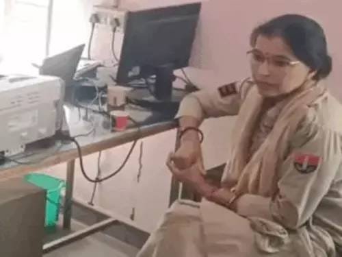 Female head constable in Rajasthan caught red-handed taking bribe: Accused of demanding ₹20,000 to clear her name from an old case