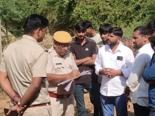 जसरापुर में साहसी चोरी: चरवाहे के बाड़े से 10 बकरियां गायब, ग्रामीणों में आक्रोश