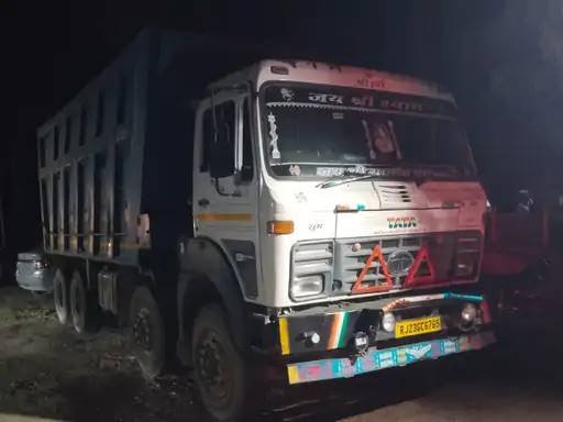 Dumper stolen from Jhunjhunu recovered in Sikar, search for the real thieves intensified