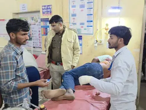 Knife attack outside Nawalgarh liquor shop creates panic: Youth seriously injured, accused absconding