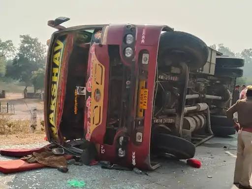 Major road accident in Singhana: More than 10 passengers injured as bus overturns