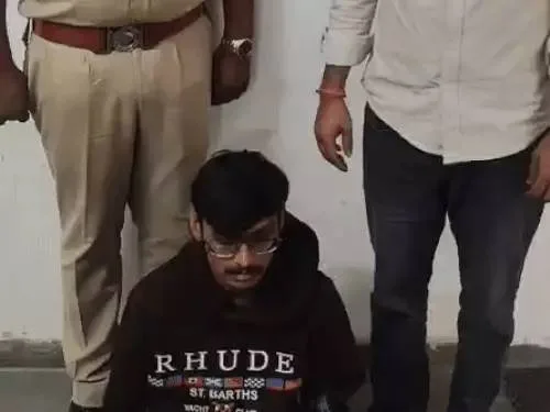 The mastermind was arrested after being duped into promising crores of rupees in profits.