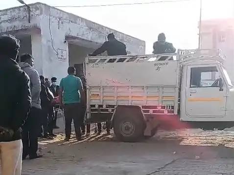 Tragic road accident in Jhunjhunu: SUV overturns on dilapidated road, one dead