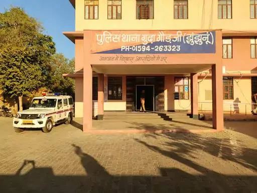 Bike rider dies after being hit by a tempo traveller in Gudha Godji