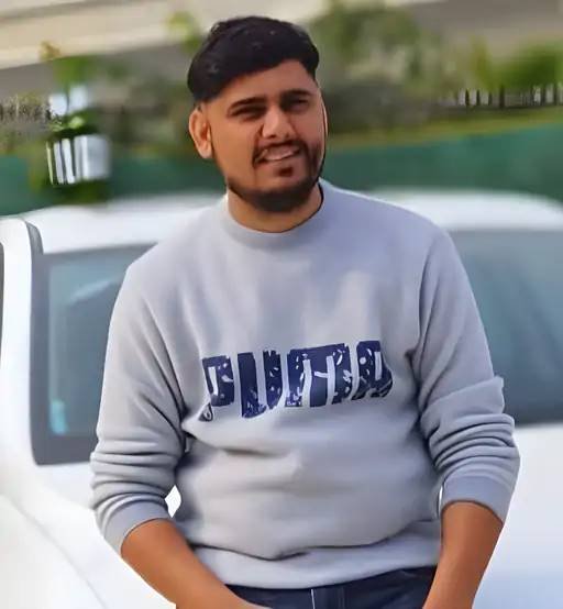 A car collides with a truck loaded with LPG cylinders, resulting in the tragic death of a young man.