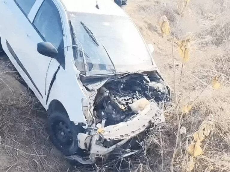 Horrific road accident in Jhunjhunu: Several vehicles collided one after the other, two vehicles fell into a deep drain.