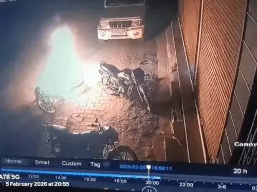 Family feud in Gurugram: Brother-in-law burns brother-in-law's delivery bike, caught on CCTV